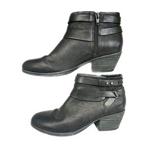 Clarks Gelata Freeza Black Leather women’s booties ankle sz 9 excellent cond